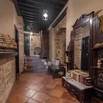 Saint Michel Boutique עיר רודוס