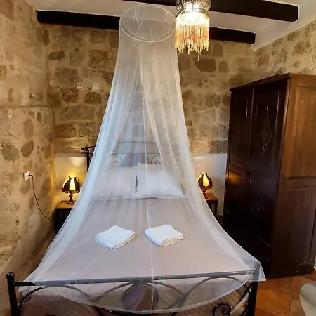 Saint Michel Boutique 2*